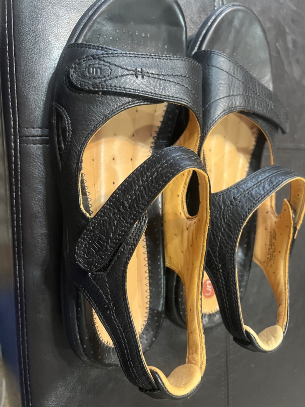 Clarks Black Leather Comfort Slingback Sandals - Picture 5 of 7